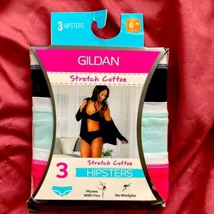 Gildan stretch cotton hipsters. 3 pack. Size 6 (M). Turquoise , pink, blue. NWT
